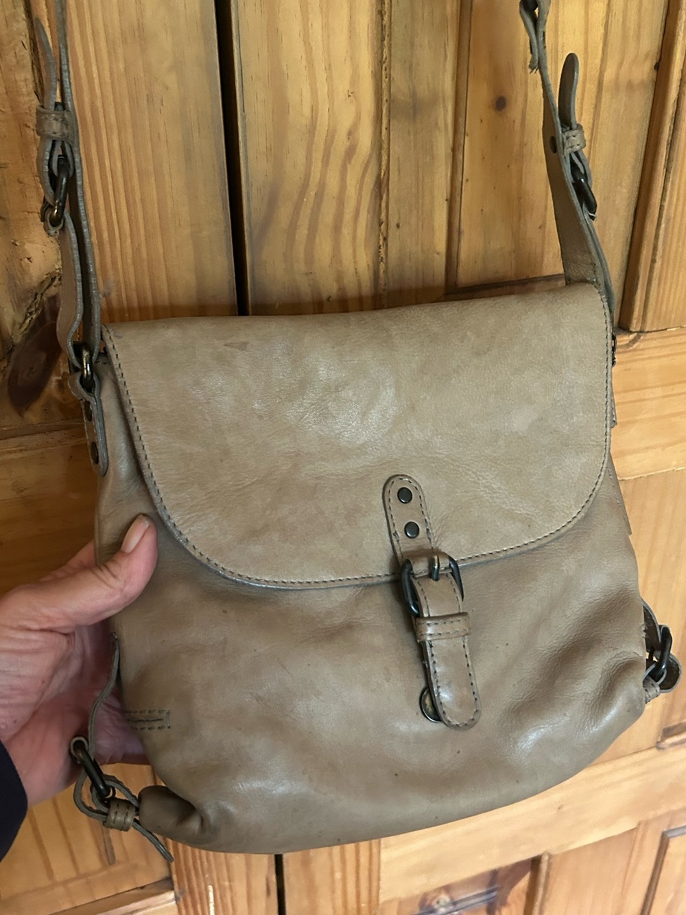 AUNTS & UNCLES Mrs Pie Puff Crossbody - Picture 2 of 16
